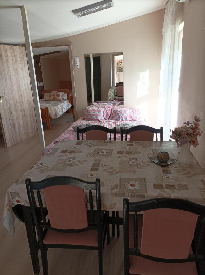Csilla Apartman Balogunyom Exteriör bild